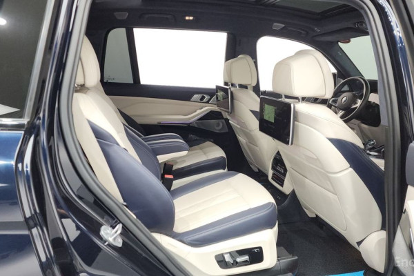2022 BMW X7 с пробегом 56 586 км