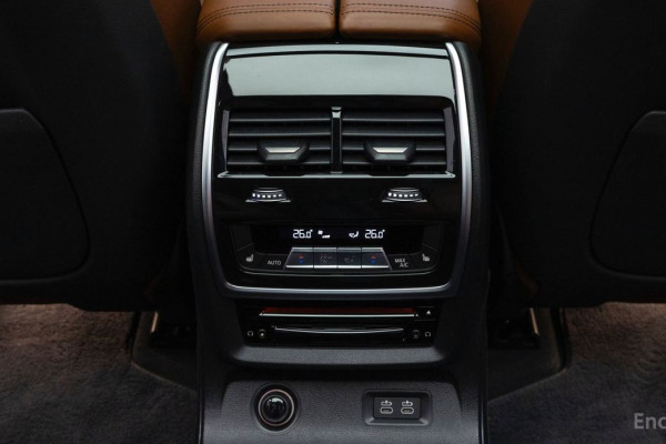 2022 BMW X7 с пробегом 82 299 км