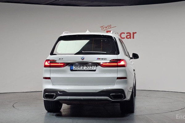 2022 BMW X7 с пробегом 77 673 км