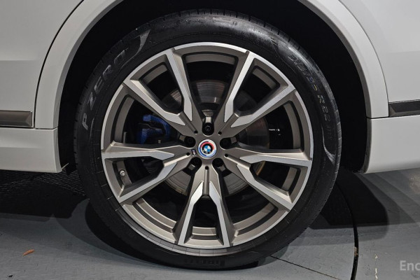 2022 BMW X7 с пробегом 77 673 км