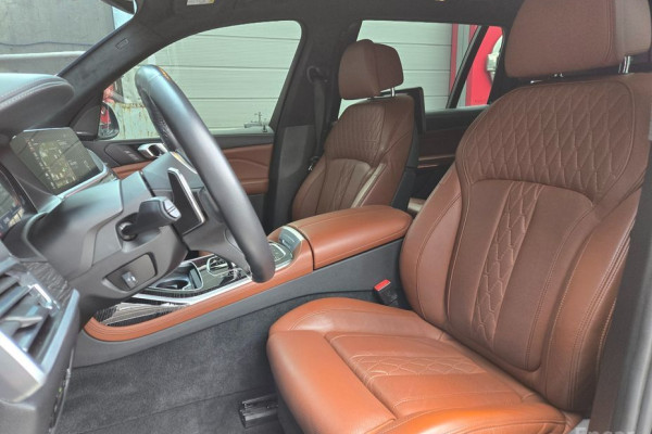 2022 BMW X7 с пробегом 32 428 км