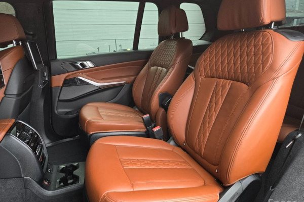 2022 BMW X7 с пробегом 32 428 км