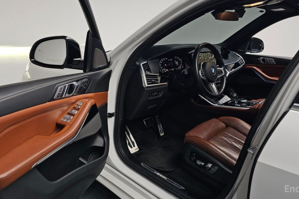 2022 BMW X7 с пробегом 77 673 км