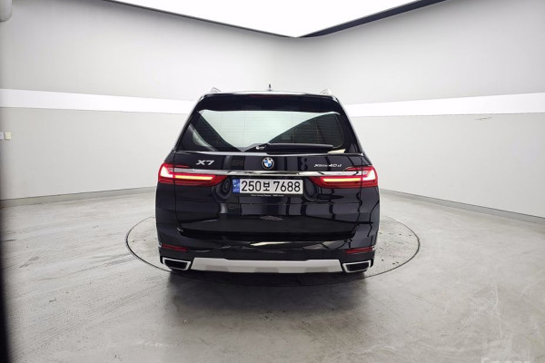 2022 BMW X7 с пробегом 42 089 км