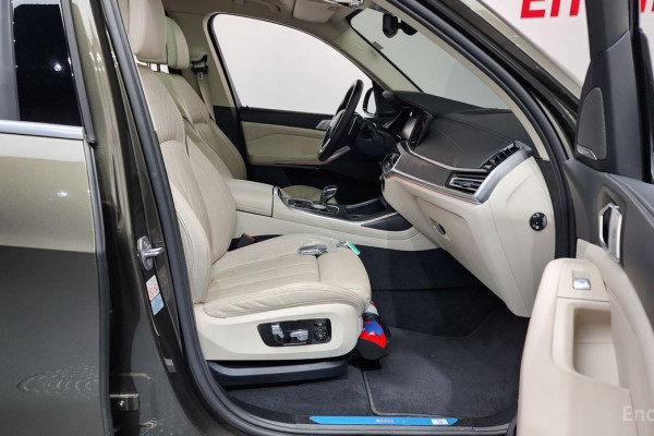 2022 BMW X7 с пробегом 45 202 км