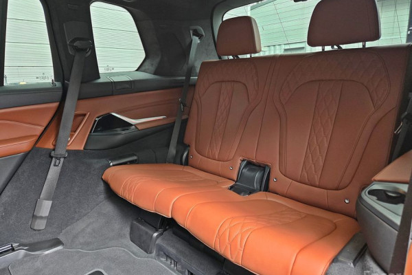 2022 BMW X7 с пробегом 32 428 км