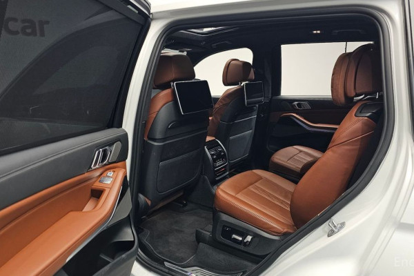 2022 BMW X7 с пробегом 77 673 км