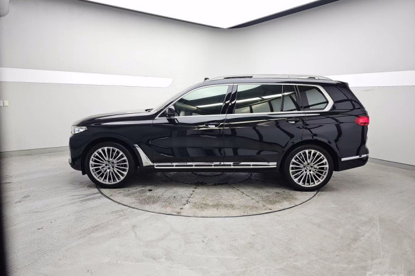 2022 BMW X7 с пробегом 42 089 км