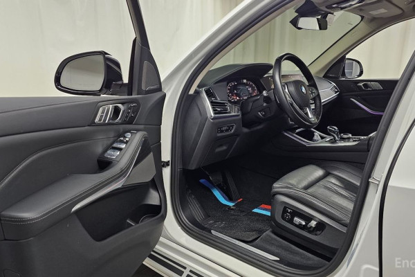 2022 BMW X7 с пробегом 23 573 км