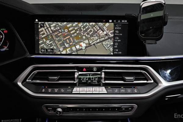 2022 BMW X7 с пробегом 77 673 км