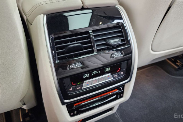 2022 BMW X7 с пробегом 45 202 км