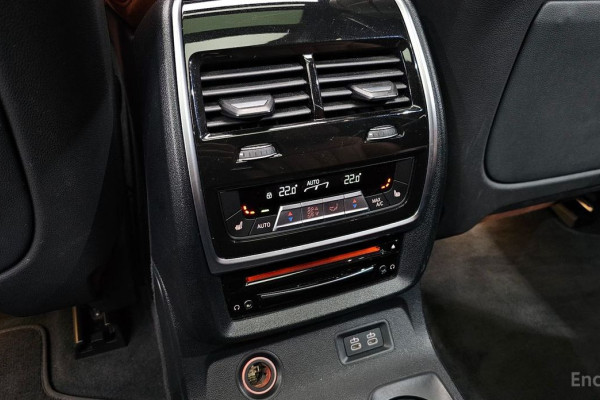 2022 BMW X7 с пробегом 77 673 км