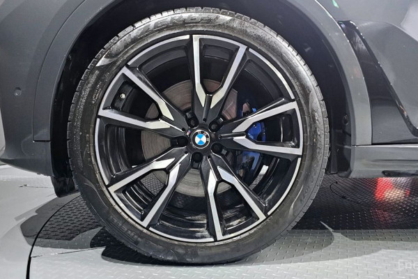 2022 BMW X7 с пробегом 37 669 км