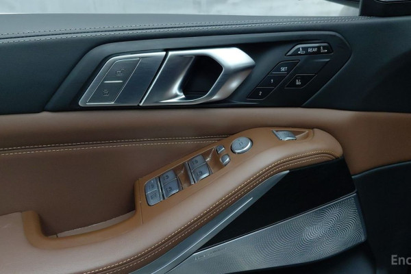 2022 BMW X7 с пробегом 42 089 км