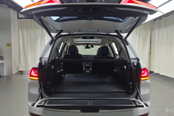 2022 BMW X7 с пробегом 23 573 км