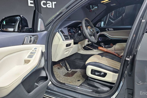 2022 BMW X7 с пробегом 37 669 км