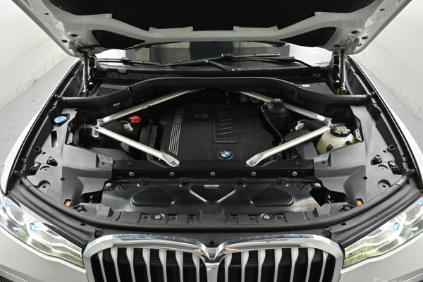 2022 BMW X7 с пробегом 101 083 км