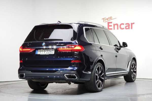 2022 BMW X7 с пробегом 30 083 км