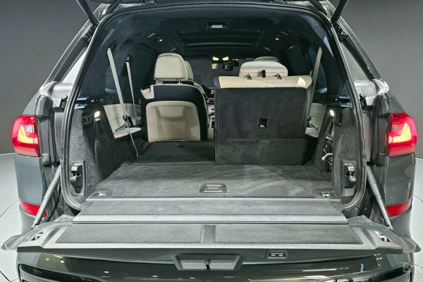 2022 BMW X7 с пробегом 37 669 км