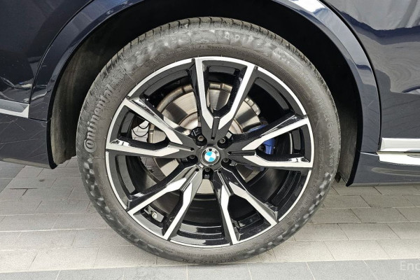 2022 BMW X7 с пробегом 30 083 км