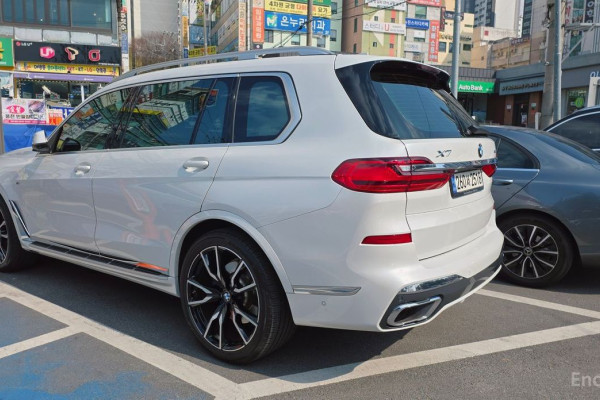 2022 BMW X7 с пробегом 45 772 км