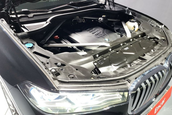 2022 BMW X7 с пробегом 28 250 км