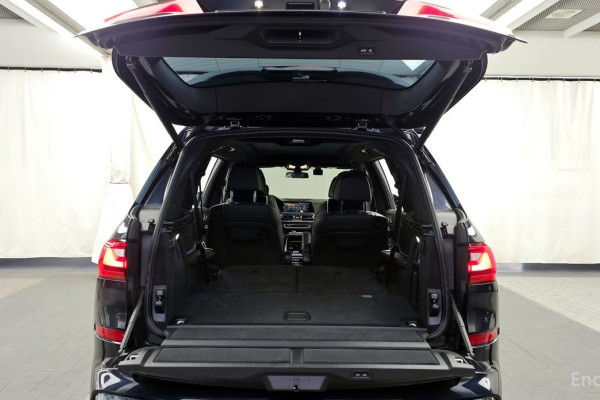 2022 BMW X7 с пробегом 30 083 км