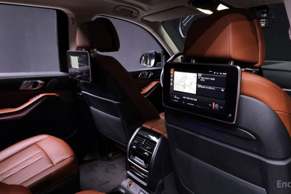 2022 BMW X7 с пробегом 28 250 км