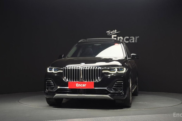 2022 BMW X7 с пробегом 17 912 км