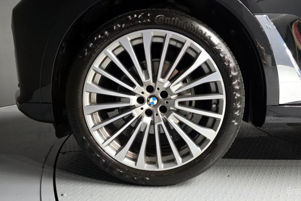 2022 BMW X7 с пробегом 17 912 км