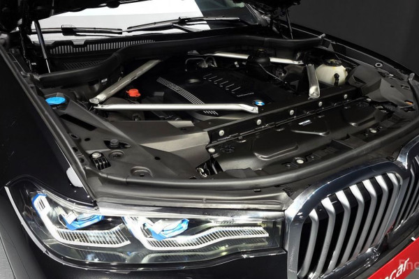 2022 BMW X7 с пробегом 17 912 км