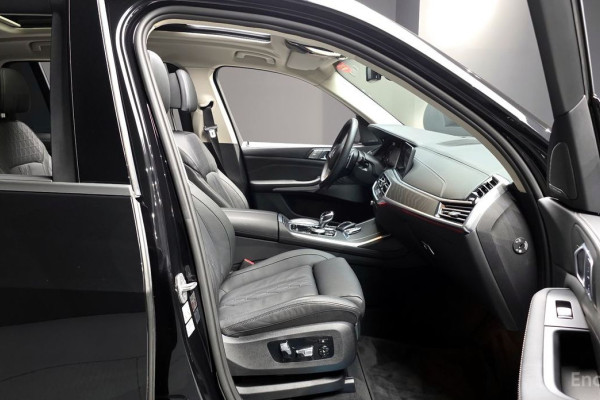 2022 BMW X7 с пробегом 17 912 км