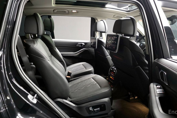 2022 BMW X7 с пробегом 17 912 км