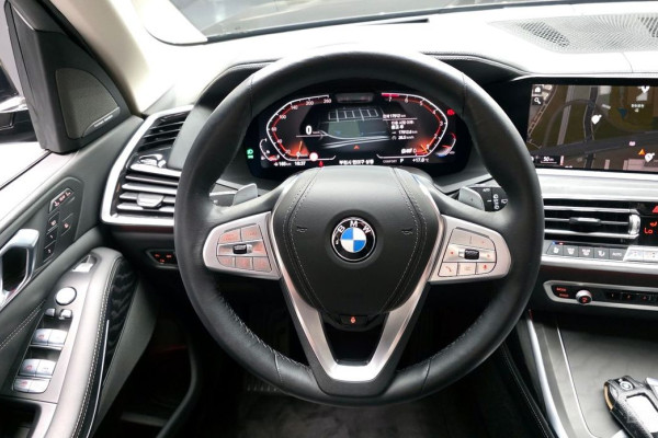 2022 BMW X7 с пробегом 17 912 км