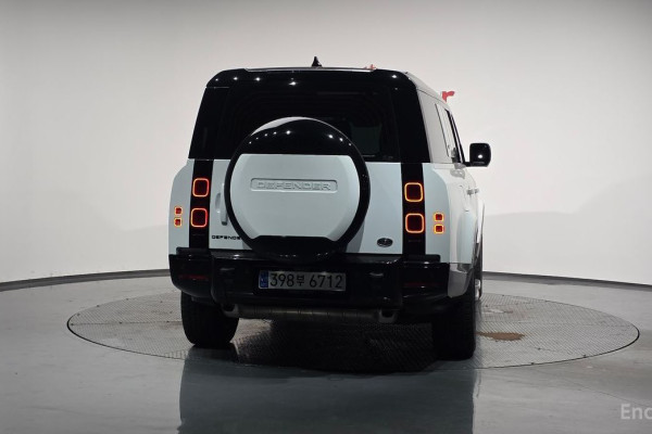 2023 Land Rover Defender с пробегом 52 594 км