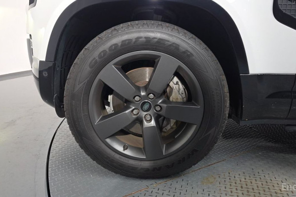 2023 Land Rover Defender с пробегом 52 594 км