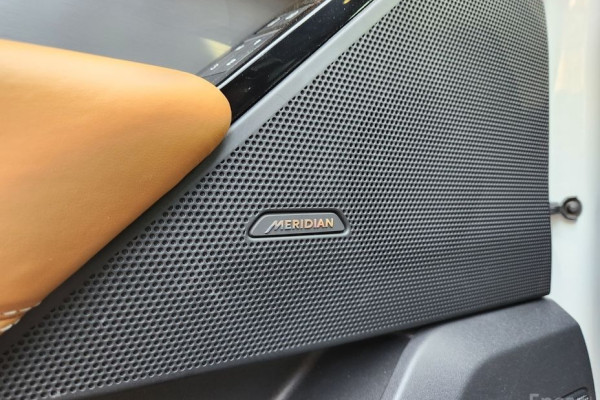 2023 Land Rover Range Rover Velar с пробегом 22 000 км