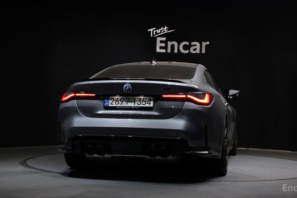 2022 BMW M4 с пробегом 10 808 км