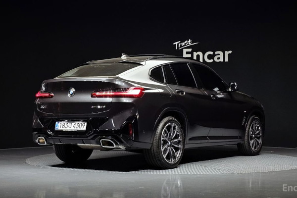 2025 BMW X4 с пробегом 5 688 км