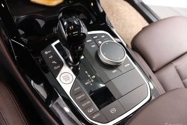 2023 BMW X4 с пробегом 10 955 км