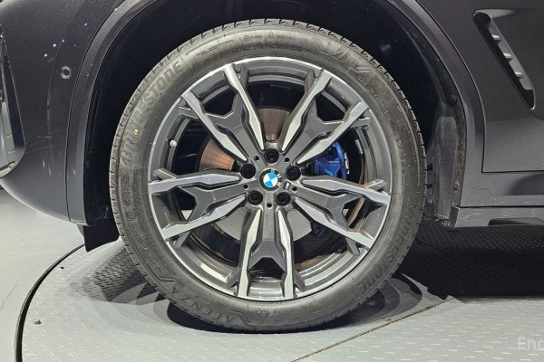 2025 BMW X4 с пробегом 5 688 км