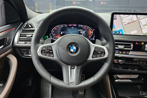 2025 BMW X4 с пробегом 5 688 км