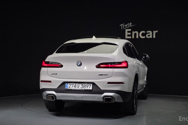 2025 BMW X4 с пробегом 12 981 км