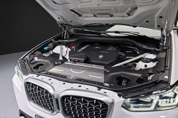 2025 BMW X4 с пробегом 12 981 км