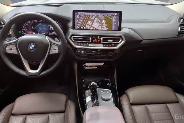 2025 BMW X4 с пробегом 12 981 км