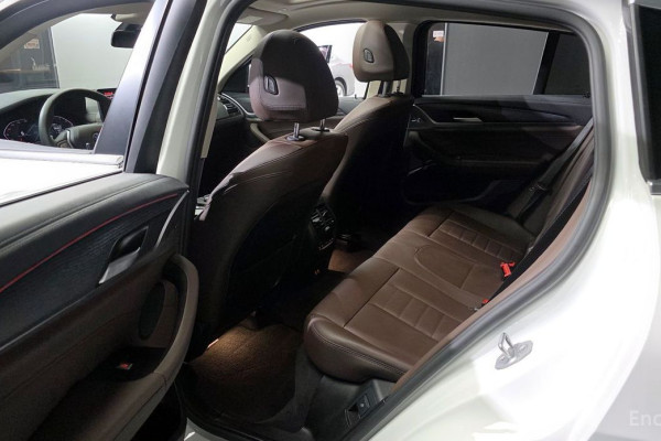 2025 BMW X4 с пробегом 12 981 км