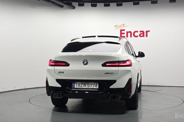 2023 BMW X4 с пробегом 18 281 км
