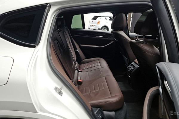 2025 BMW X4 с пробегом 9 994 км