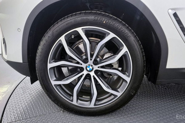 2025 BMW X4 с пробегом 4 671 км