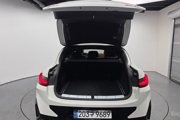 2024 BMW X4 с пробегом 15 182 км